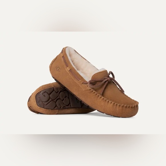 UGG Dakota Moccasin Slippers - Picture 1 of 1